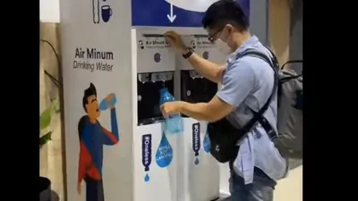 Anti Kehausan! Beberapa Stasiun Kereta Kini Sediakan Tempat Isi Ulang Air Minum Gratis, Cukup Bawa Botol!