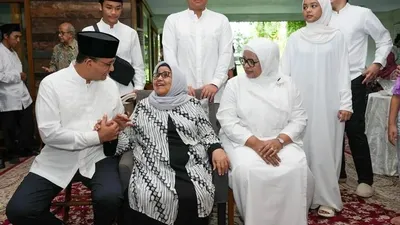 Bakal capres dari Koalisi Perubahan untuk Persatuan, Anies Baswedan bersama Istri dan anaknya, berangkat ke Arab Saudi untuk ibadah haji.