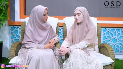 Inara Rusli dan Oki Setiana Dewi