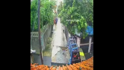 Rekaman CCTV detik-detik truk material diduga sebagai bahan cor korban pembunuhan