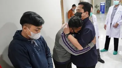 Erick Thohir jenguk korban Depo Pertamina Plumpang