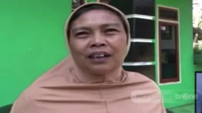 Ibu Seneh, Istri Mbah Slamet Tohari