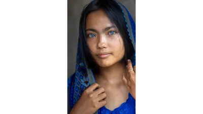 Evi, gadis bermata biru asal Jawa Barat
