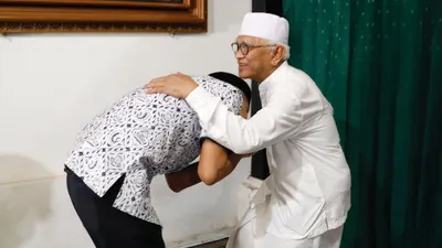 Ganjar Pranowo ke Gus Mus