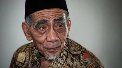 Golongan Manusia Ini Dapat Membahayakan Dunia, Mbah Moen: Jangan Sampai Kita Termasuk