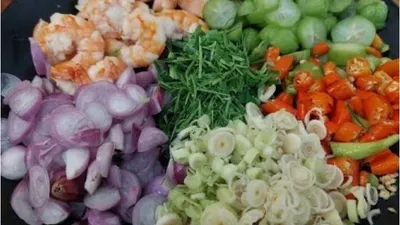 Bahan untuk membuat sambal ganja khas Aceh 