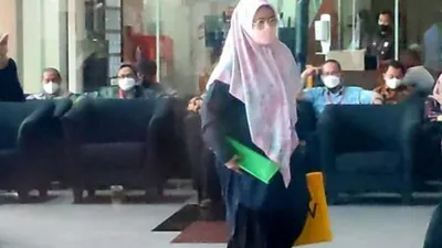 Adrias, Istri Sekda Riau SF Hariyanto