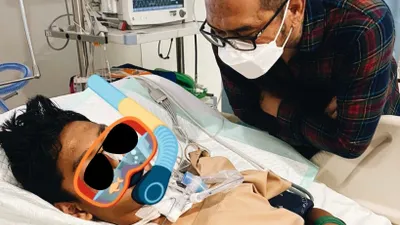 David Ozora yang diampingi sang ayah