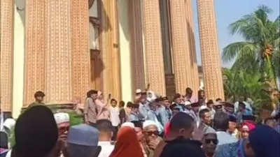 Sultan Bojong Koneng Bekasi Jawa Barat Berangkatkan Umrah 1.000 Warga