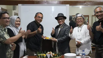 Pemerintah Provinsi Jawa Barat menetapkan 54 karya budaya sebagai Warisan Budaya Tak Benda (WBTB) tahun 2023, termasuk Kota Cirebon masuk di dalamnya.