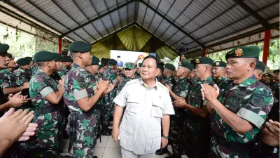 Prabowo Subianto mengatakan bahwa Indonesia akan menjadi negara terkuat, makmur dan kaya di dunia dalam beberapa tahun mendatang.