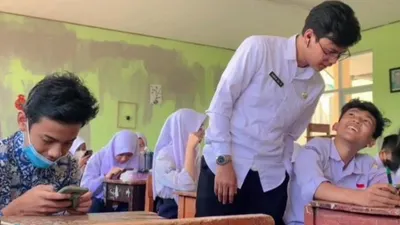 Husein Ali Rafsanjani, Guru Muda ASN Pangandaran Yang Diancam Dipecat Hingga Mengundurkan Diri Karena Pungli.