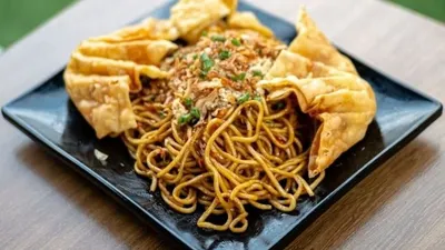 Viral Video Temuan Ulat di Mie Gacoan selama 3 Hari Berturut-turut, Kualitas Turun atau Persaingan Bisnis?