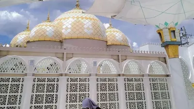 Suasana sejuk dan khusyuk di Masjid Ar Rahman Blitar