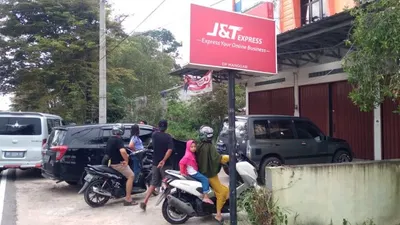 ilustrasi Franchise Jasa Ekspedisi