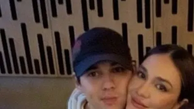 Luna Maya (kanan) dan Maxime Bouttier (kiri).