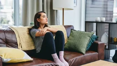 Overthinking&nbsp;dalah kecenderungan yang sudah biasa terjadi pada banyak orang. Namun ada juga orang yang memiliki tanda dapat mengendalikan overthinking.