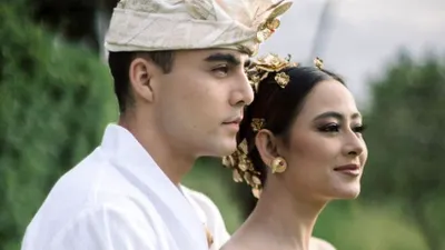 Indra Brotolaras Menikah dengan Laura Theux