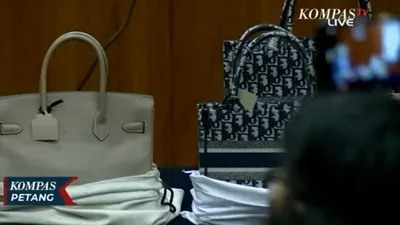 Deretan Tas Mewah Istri Rafael Alun Trisambodo