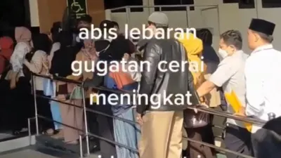 Potret Antrian Pengadilan Agama Cibinong Membludak