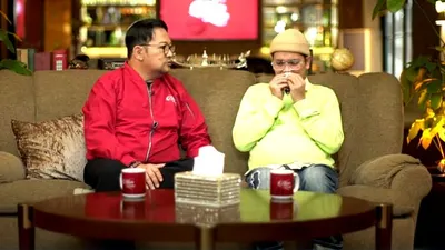 Indra Bekti saat hadir jadi bintang tamu di YouTube Cumicumi, yang dipandu oleh Alvin Adam