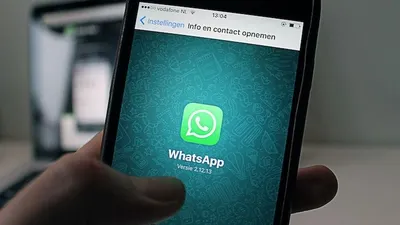 Ilustrasi Chat WhatsApp