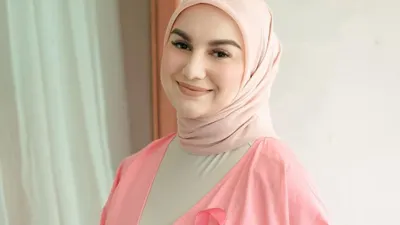 Foto Irish Bella istri aktor tampan Ammar Zoni