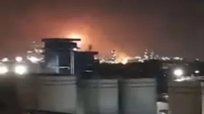 Kilang minyak Pertamina Dumai, Riau saat terbakar