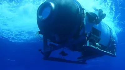 Peringatan untuk kapal selam Titan berupa adanya bencana catastrophic implosion yang bisa membahayakan penumpang.
