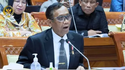 Ketua Komite TPPU Mahfud MD saat Rapat Dengar Pendapat dengan Komisi III DPR RI.