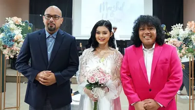 Netizen banyak berspekulasi mengenai kapan Marshel Widianto dan Cesen sebenarnya menikah, kini sudah dikaruniai anak.
