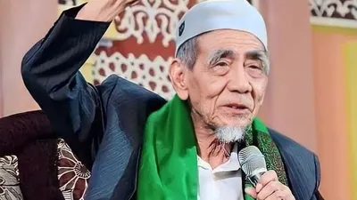 Jangan Pernah Melawan Ketetapan Allah SWT, Kata Mbah Moen Takdir Memang Aneh Tapi Wajib Diimani
