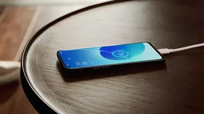 Berikut adalah daftar keenam smartphone Oppo dengan spesifikasi unggulan namun dengan harga yang lebih terjangkau.