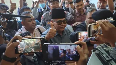Panji Gumilang tiba di Bareskrim Polri untuk menjalani pemeriksaan kasus dugaan penistaan agama, Selasa, 1 Agustus 2023. 