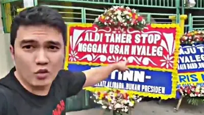 Umumkan Bakal Nyaleg, Aldi Taher Banjir Kiriman Bunga Papan yang Ucapannya Bikin Ngakak