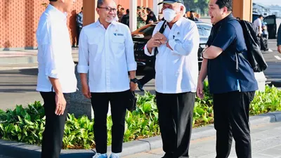Turut mendampingi Presiden, Mendag Zukifli, Menteri PUPR Basuki Hadi dan Menteri BUMN Erick Thohir