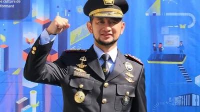 Kepala Bea Cukai Makassar yakni Andhi Pramono ditetapkan sebagai tersangka atas dugaan penerimaan gratifikasi oleh KPK.