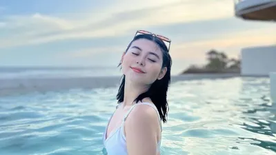 'Cesen JKT48 agama' menjadi topik hangat di kalangan netizen usai dia dan Marshel Widianto mengumumkan kelahiran sang anak.