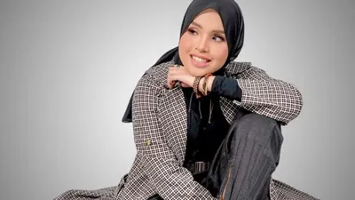 Putri Ariani, penyanyi asal Indonesia, mempunyai cara tersendiri untuk membalas komentar netizen di Instagram.