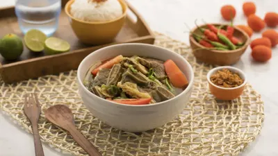 Ilustrasi resep pindang asam iga sapi ini bisa jadi pilihan menu menyambut Hari Raya Idul Adha biar ga itu-itu saja.
