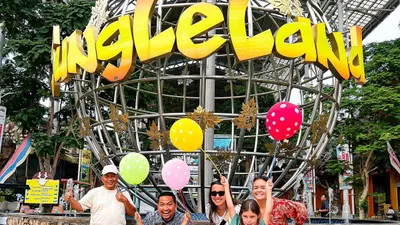 Salah satu tempat yang menawarkan promo pada bulan Agustus adalah Jungleland, yang berlokasi di Sentul, Kabupaten Bogor.