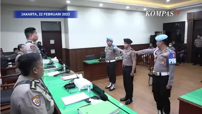 Heboh! Momen Richard Eliezer Salah Gerakan di Sidang Kode Etik, Warganet Adu Argumen: Ganti Profesi Aja Cad