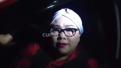 Komedian Nunung diharuskan menjalani rangkaian penyembuhan salah satunya kemoterapi.