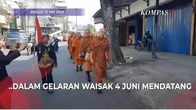 32 Biksu Jalan Kaki Tempuh Perjalanan Religi Dari Thailand Hingga Indonesia