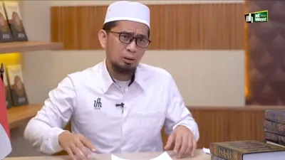 Mau Pintu Rezeki Terbuka Lebar? Ustadz Adi Hidayat Minta 2 Surat Ini Dibaca saat Sholat