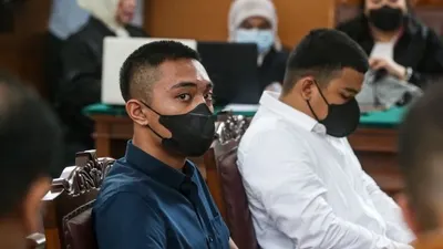 Terdakwa penganiayaan kepada David Ozora, Mario Dandy dan Shane Lukas saat disidang di PN Jakarta Selatan, Selasa (13/6/2023). 