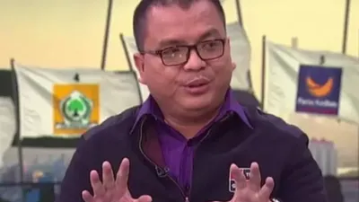 Denny Indrayana desak DPR untuk memakzulkan Jokowi