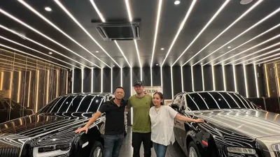 Raffi Ahmad dan Nagita Slavina bersama Alan Walker 