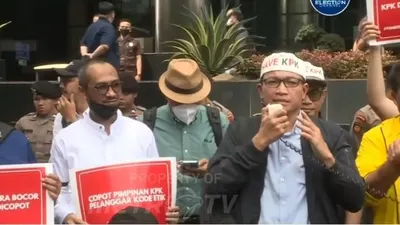 Saut Situmorang mantan Pimpinan KPK pada periode 2015 &ndash; 2019