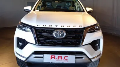 Potret Toy Toyota Fortuner 4x2 terbaru 2023